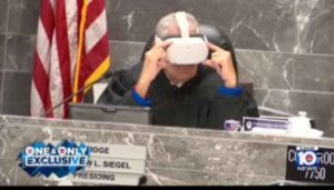 استفاده از عینک واقعیت مجازی در دادگاه میگل آلبیسو