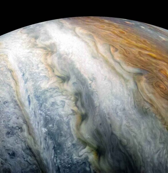 مشتری درخشان