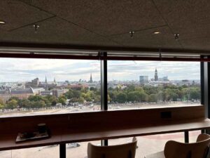 پنجره ها را باز کن