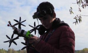 کودک هدایتگر پهباد